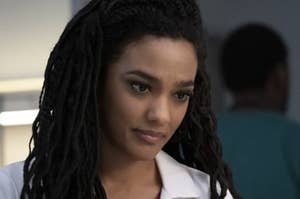 doctor from the show new amsterdam, a woman with long dreadlocks