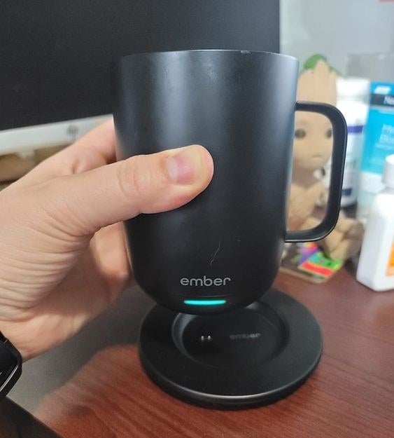 the temperature control heated smart mug in black
