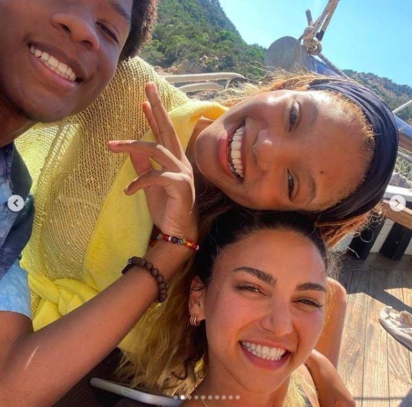 These Halle Bailey Little Mermaid Bts Pics Are So Cute