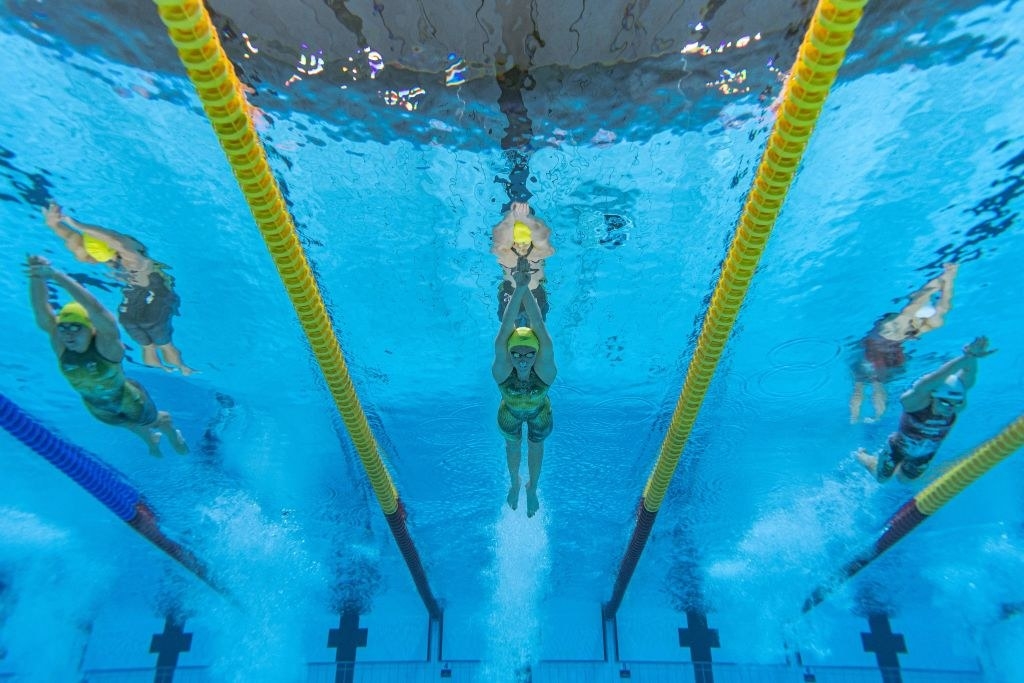 The swimmers competing during the 400 metres final