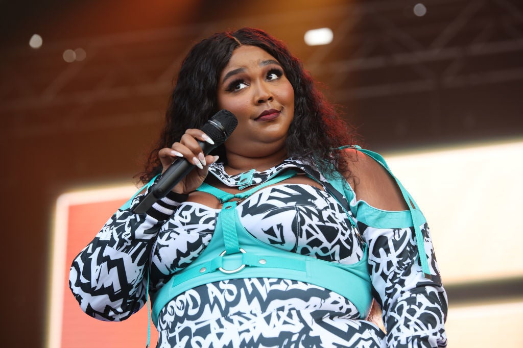 Lizzo Asks Her Fans To Give Her "Six Feet" Of Space While The COVID-19 Delta Variant Spreads