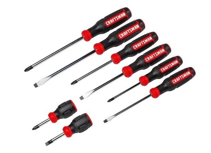 the screw driver set with black and red  handles