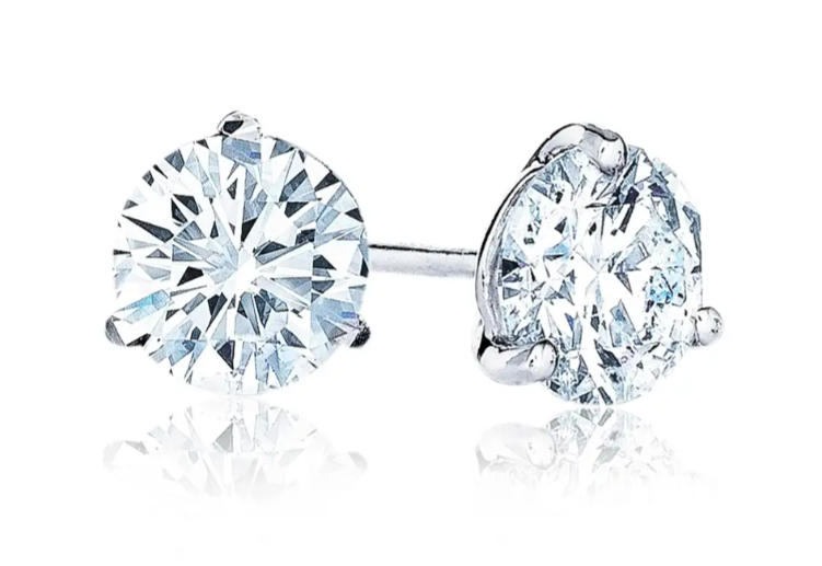 The diamond stud earring set