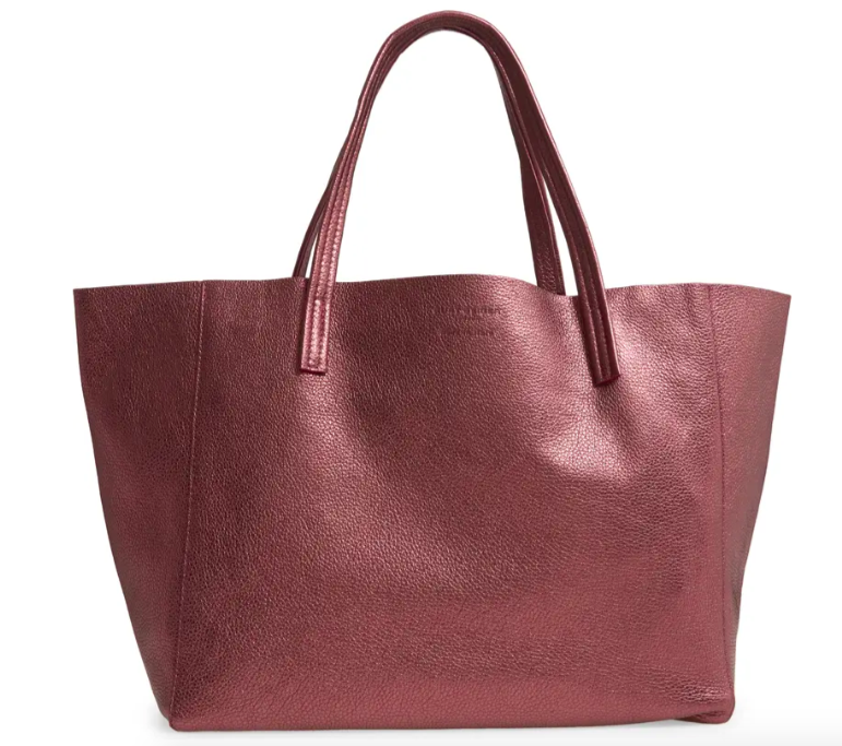The leather tote in purple