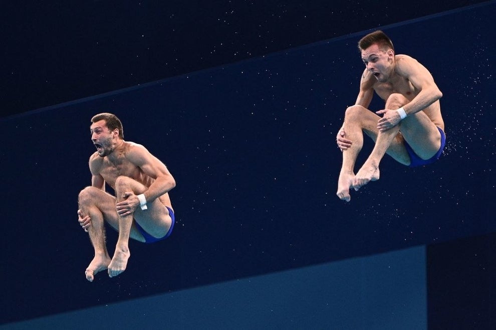 diving faces