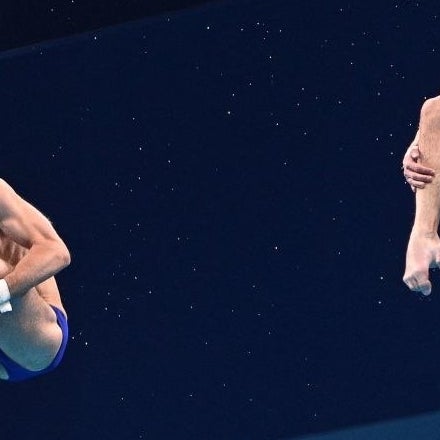 diving faces