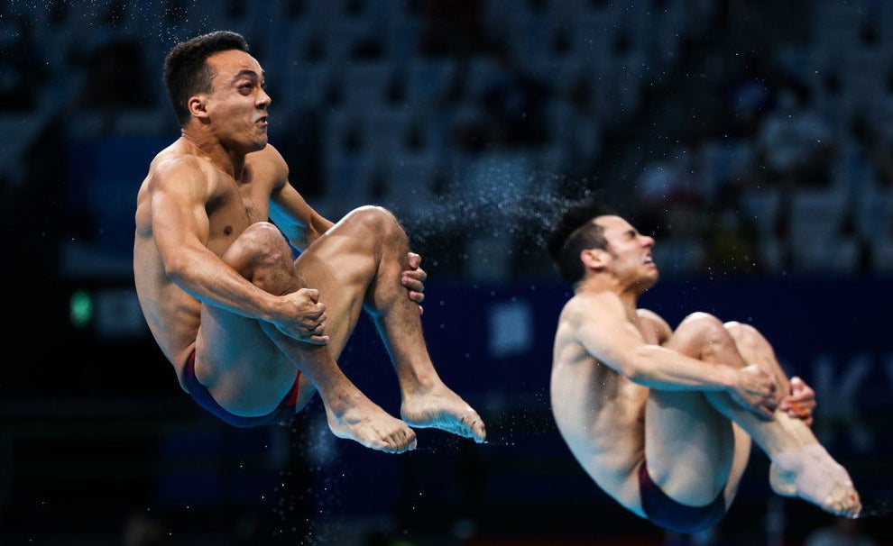 diving faces