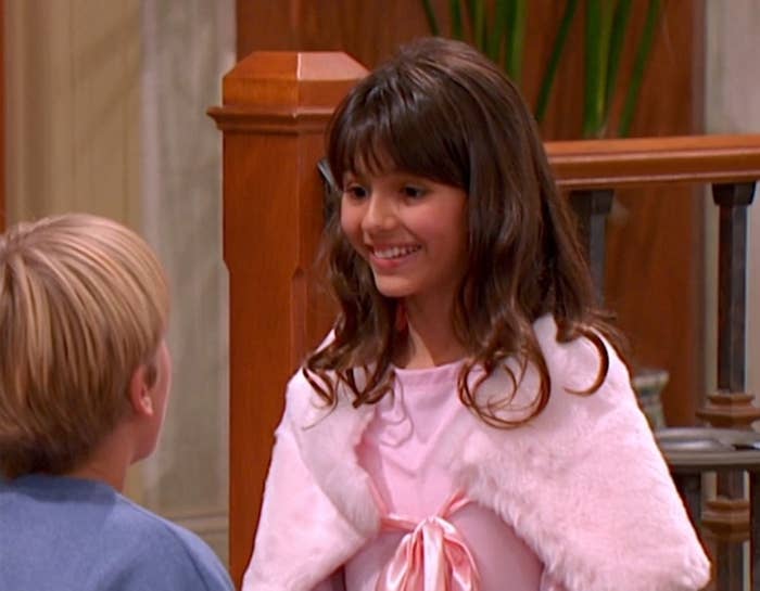 Victoria Justice talking to Cole Sprouse