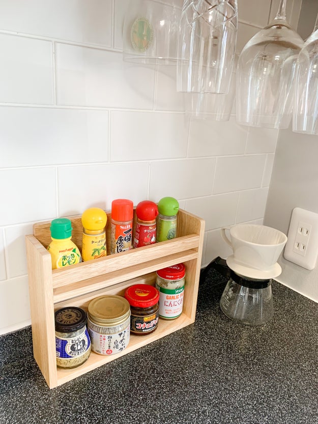 さすがニトリだわ 調味料をまるっと収納できちゃう 610円ホルダー が便利すぎるんです Buzzfeed Japan ニトリ で買ったこちらの商品 何を収納でき ｄメニューニュース Nttドコモ