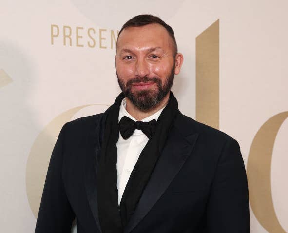 Ian Thorpe posing at a red carpet event