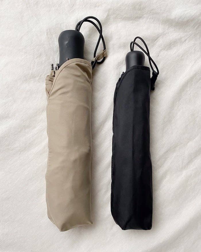 めちゃめちゃ軽くて感動した ユニクロの新作 折り畳み傘 毎日バッグに入れっぱなしです