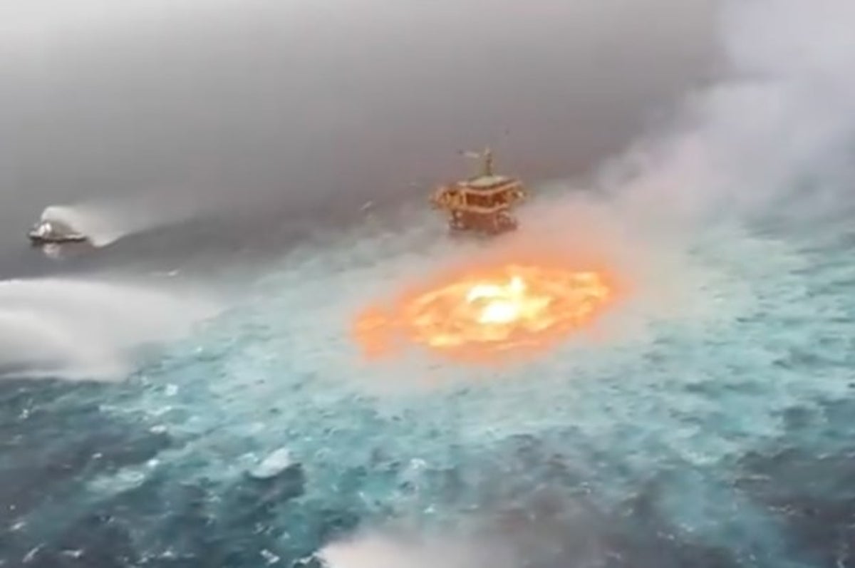 A Gas Leak Caused A Fire In The Gulf Of Mexico And The Videos Are Unreal