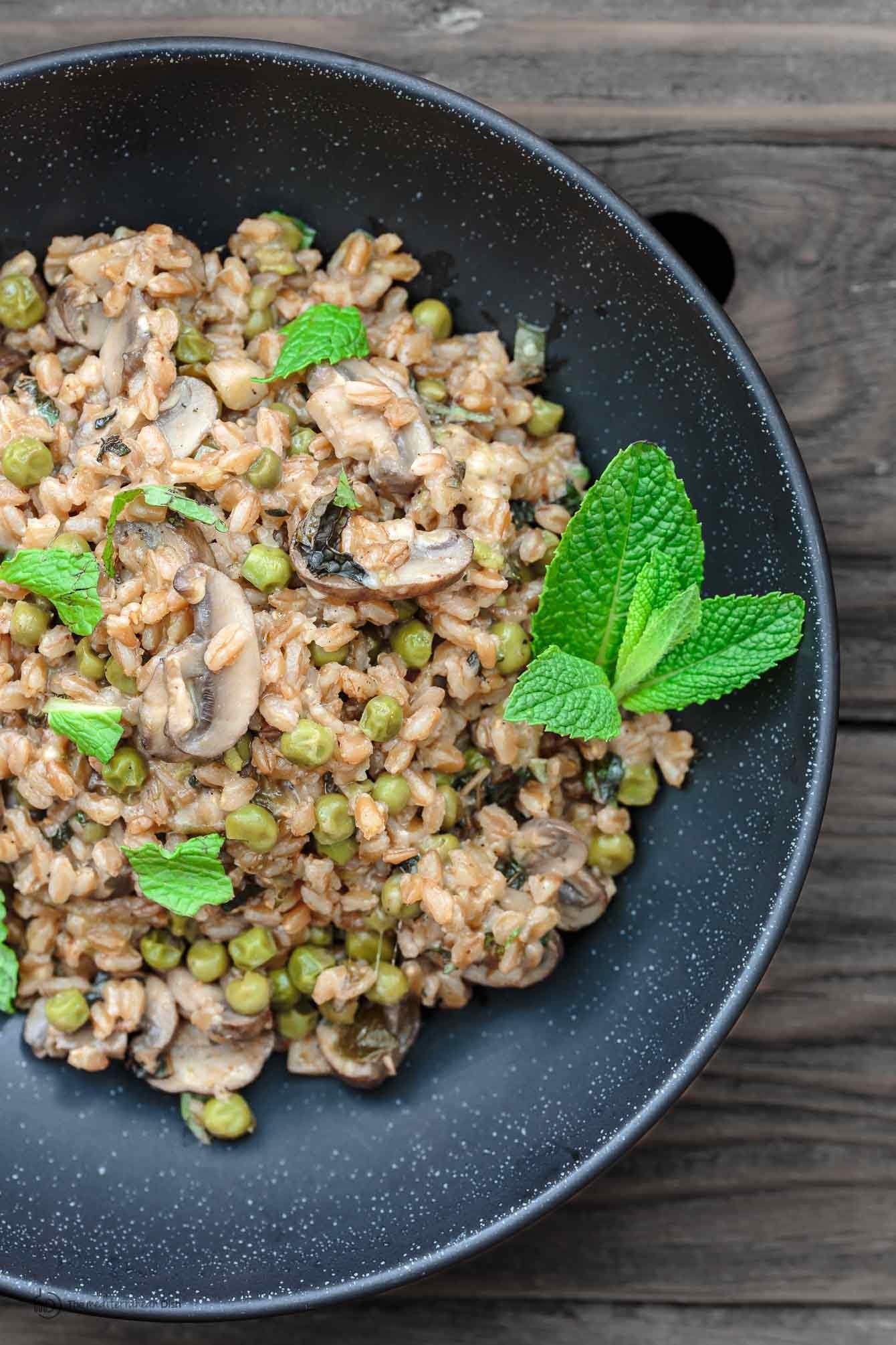 Farro risotto with mushrooms and peas