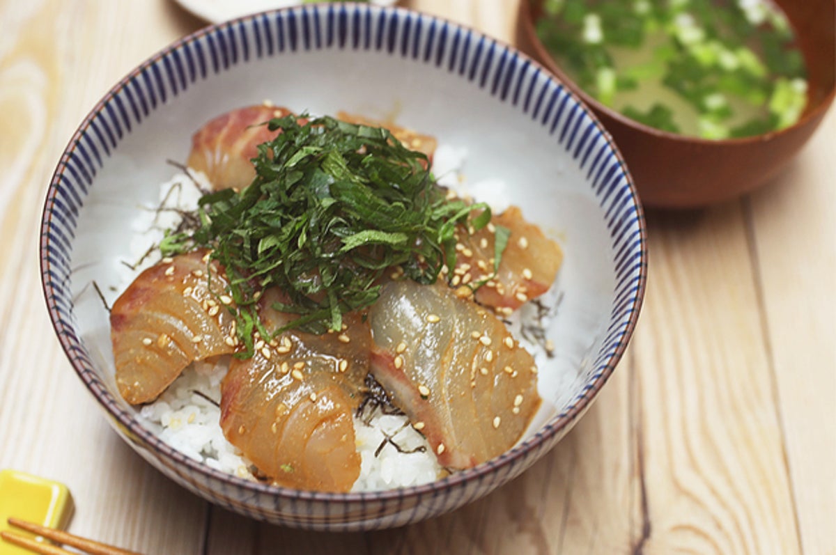 いつもの刺身が劇的に美味しくなる 最高の漬け丼の作り方