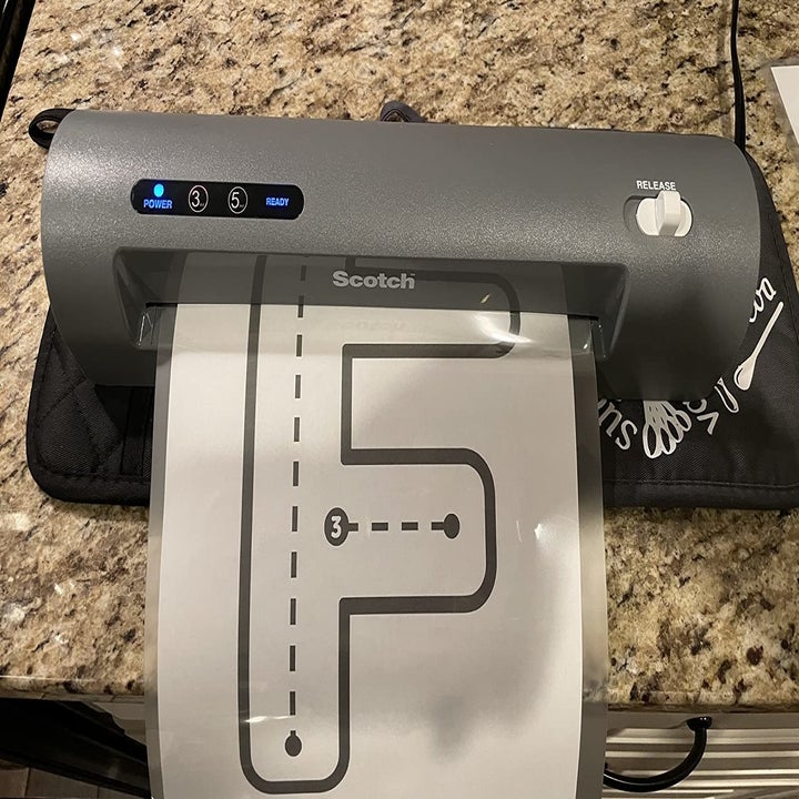 Reviewer image of laminator machine 