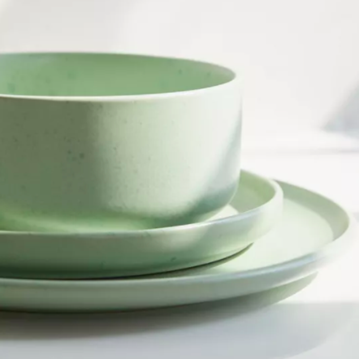 A close up of the texture of the dining set