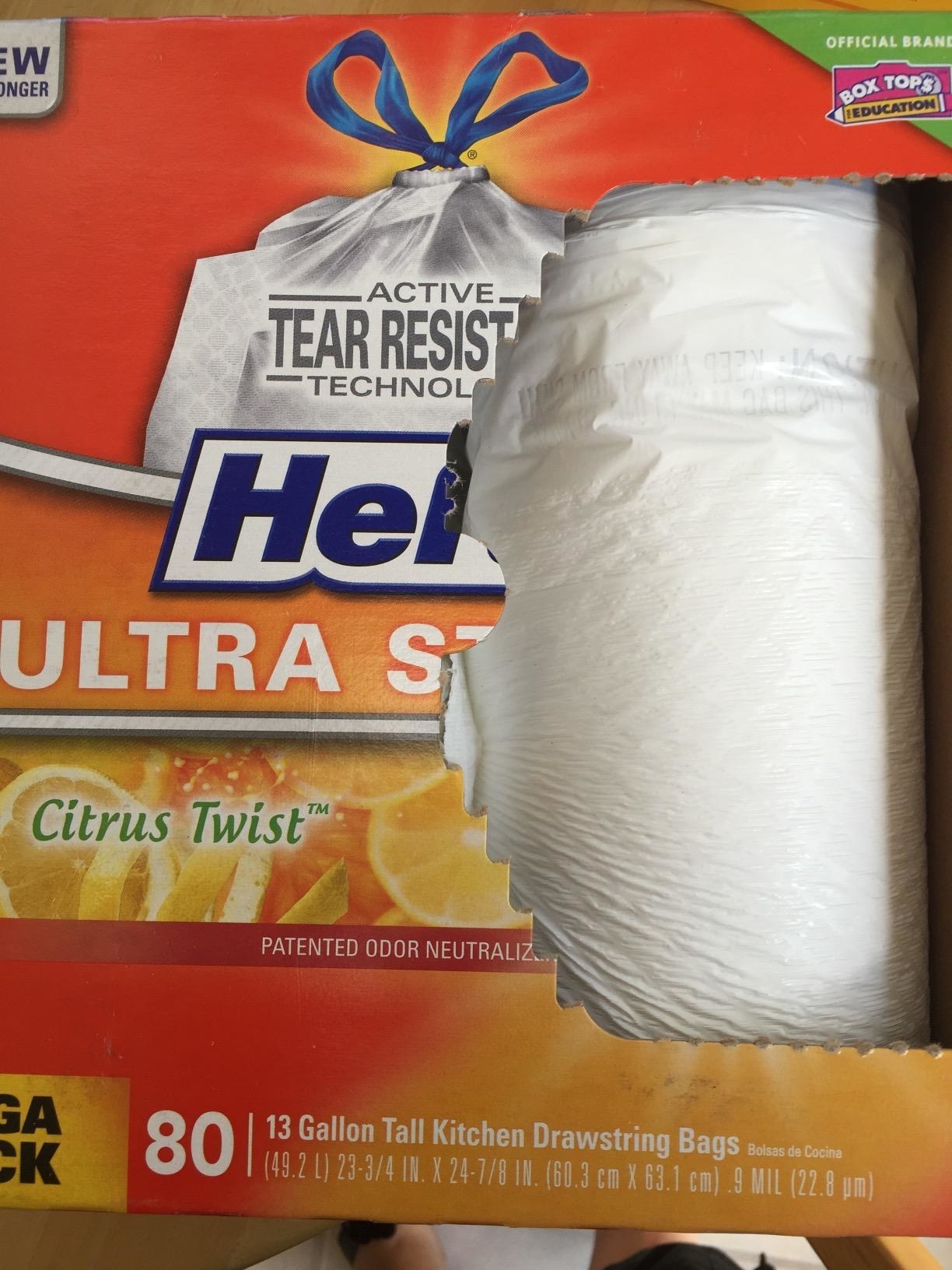 reviewer image of an open hefty trash bag box