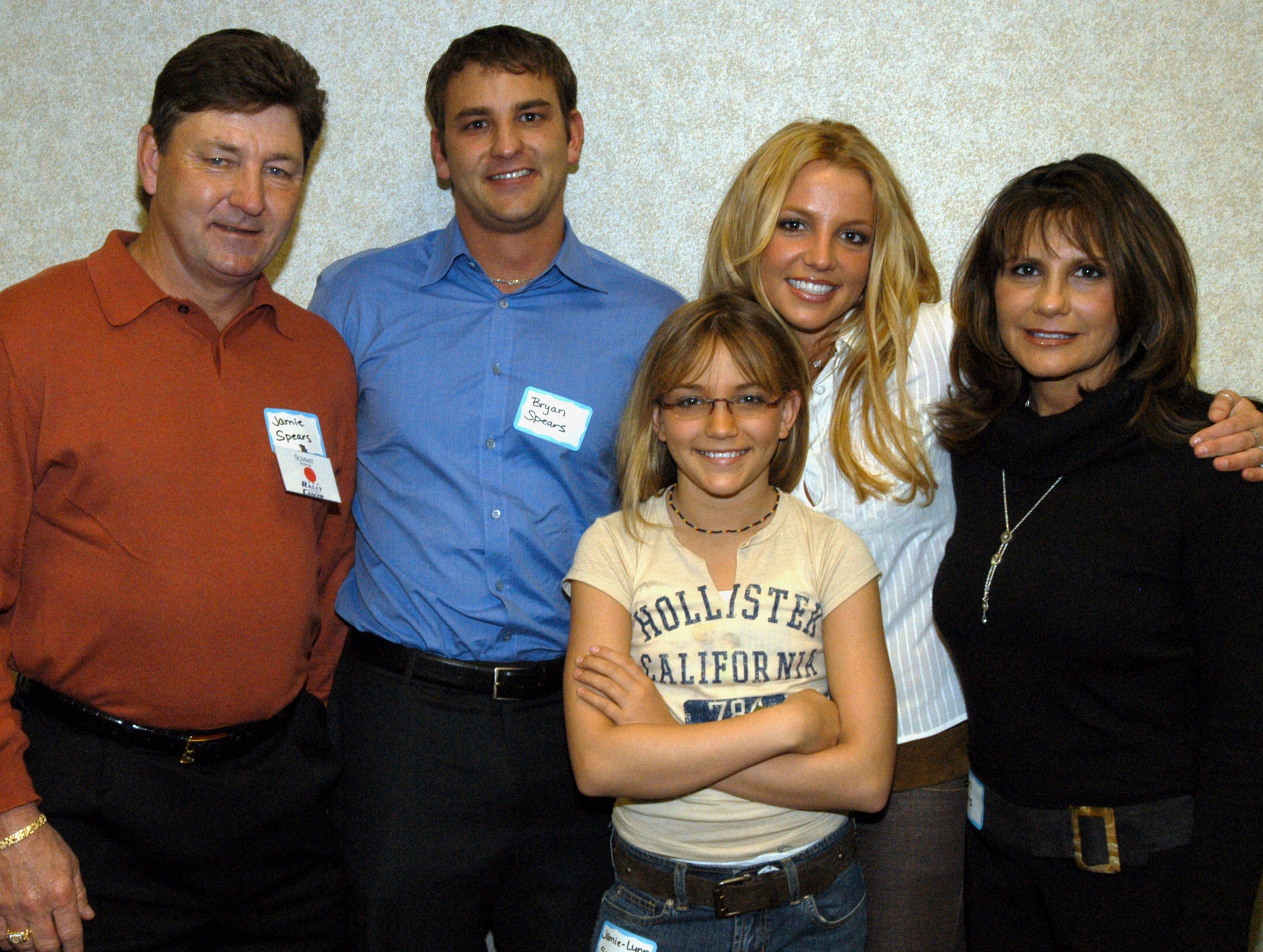 A portrait of Britney&#x27;s entire family from many years ago