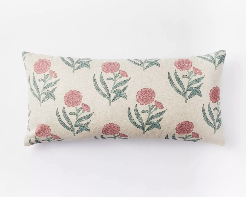 The floral throw pillow