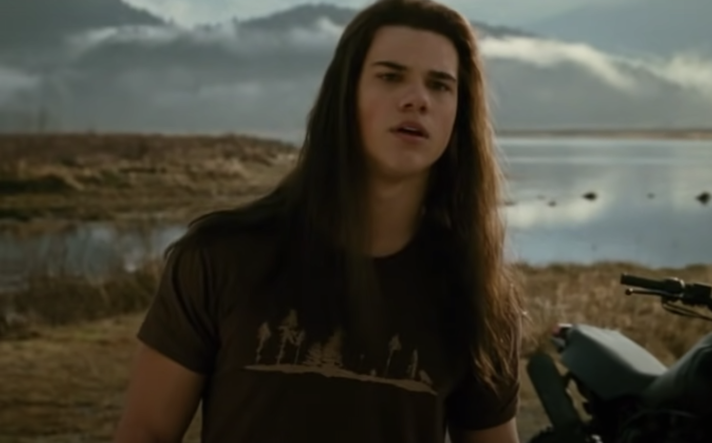 Taylor Lautner wearing a very long wig