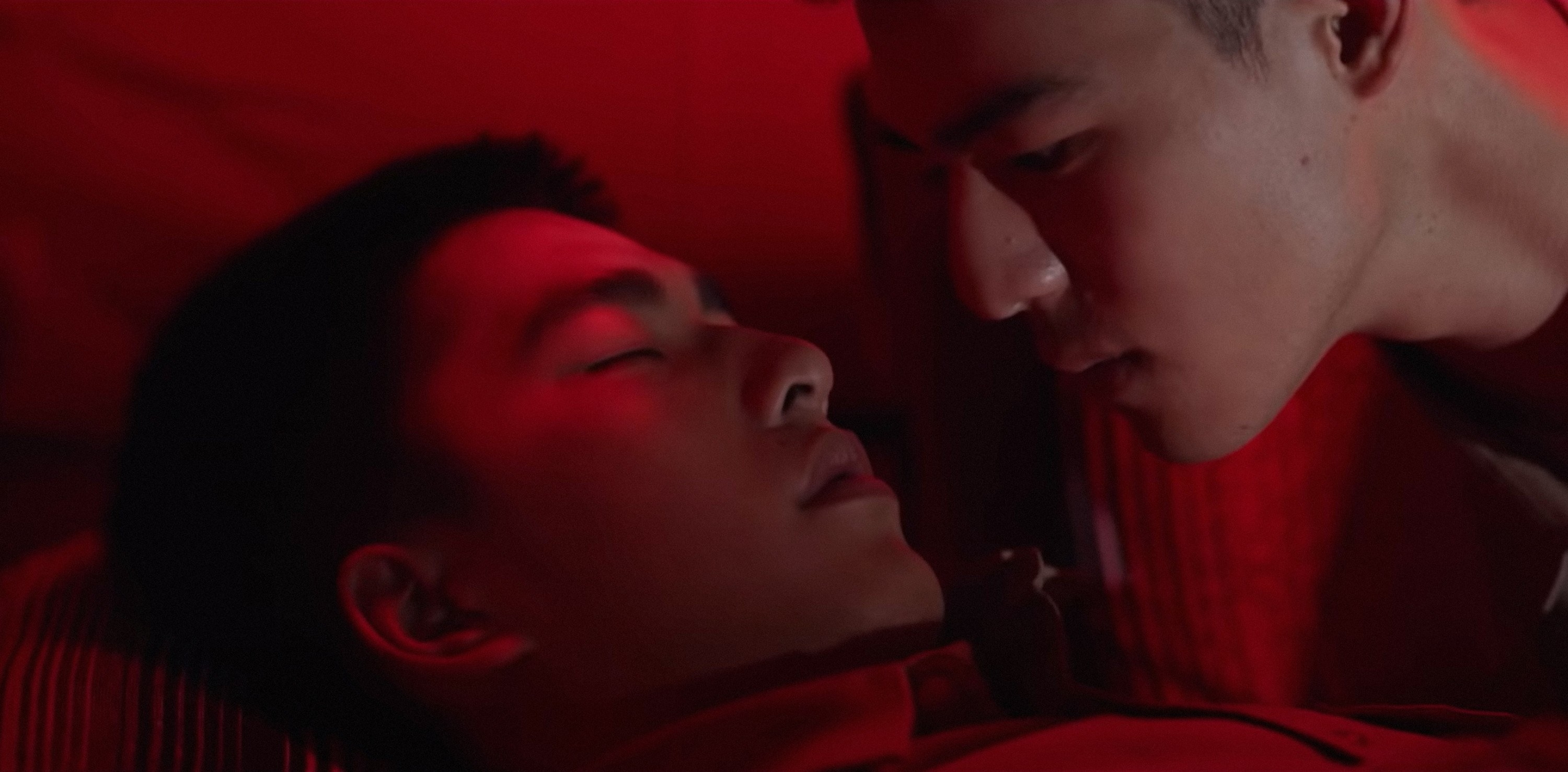 Tseng Jing-Hua and Edward Chen in &quot;Your Name Engraved Herein&quot;