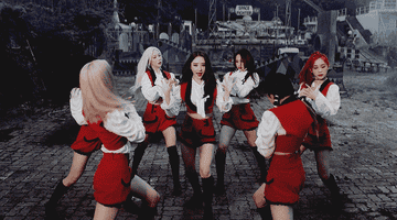 Dreamcatcher dances to their single &quot;Because&quot;