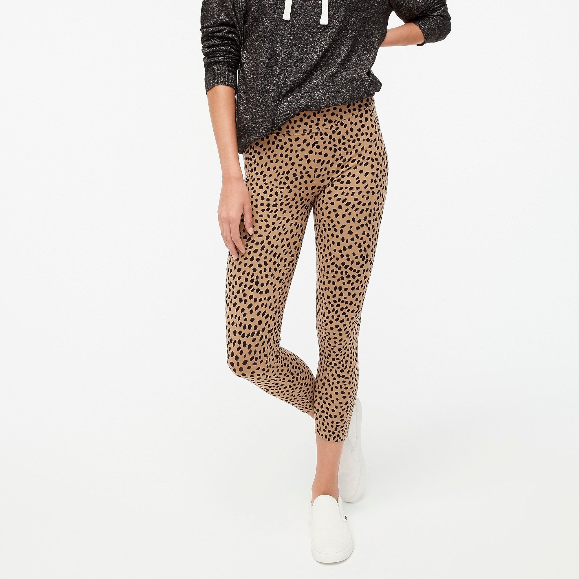 Model wearing the camel cropped everyday leggings