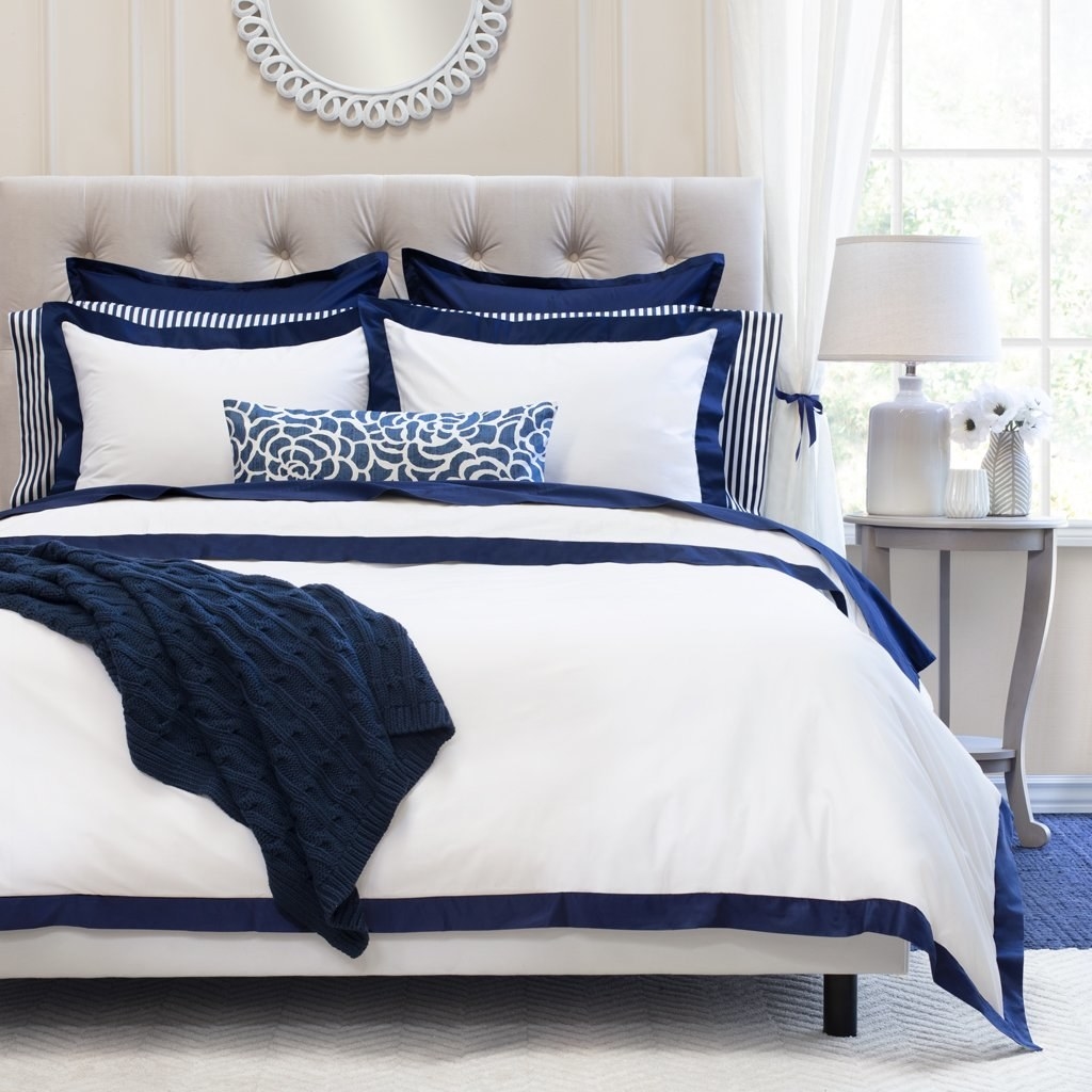 the blue and white duvet and sham set