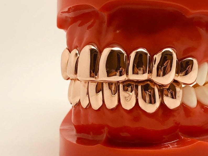 The grillz on a mannequin