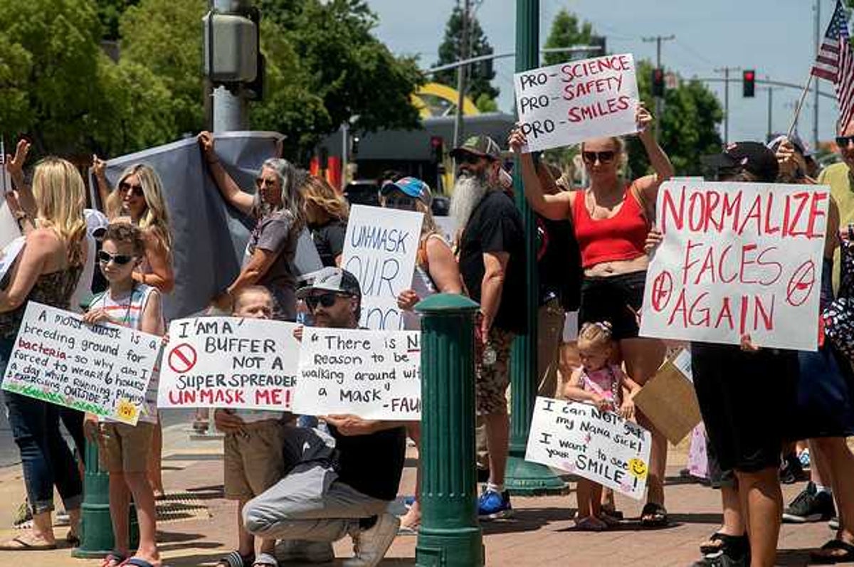 Parent Attacks Teacher Over Mask Mandate In California