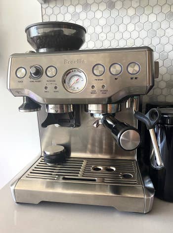 Espresso machine with tamper (not included)