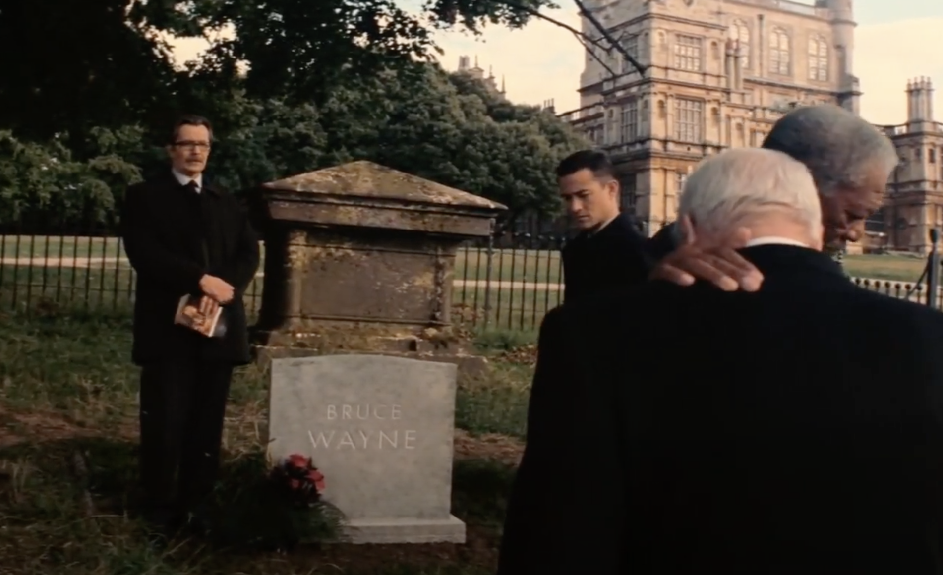 The tombstone of Bruce Wayne