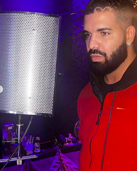 Drake Debuts A Brand New Hairstyle Fans Call Him Slick Back Papi  Hot 97