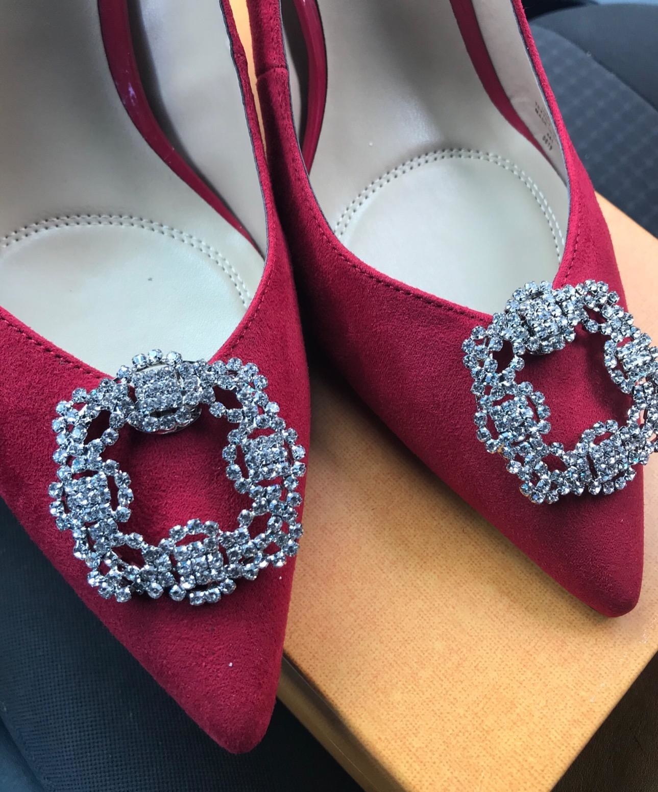 pink pumps with square rhinestone shaped shoe clips