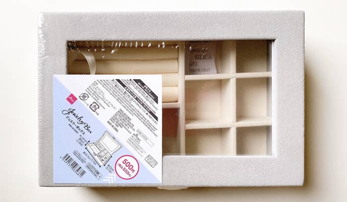DAISO(ダイソー)のおすすめアイテム「ジュエリーボックス」