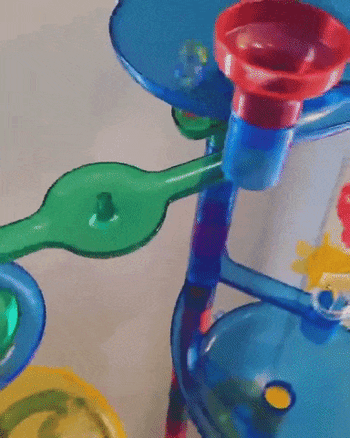 Reviewer's video showing the marble run set in action
