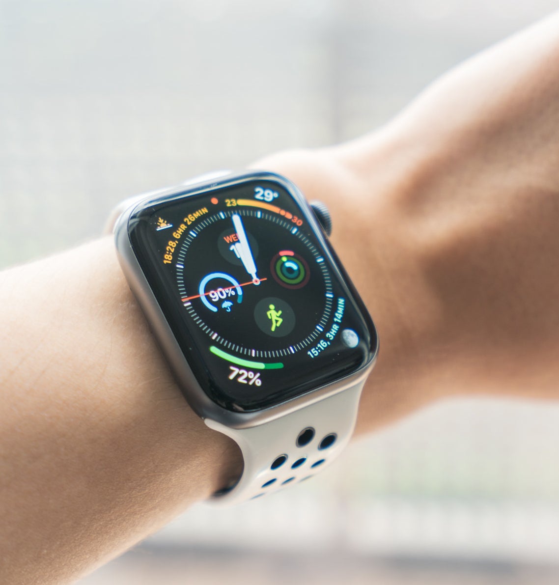 Applewatch series6 40ミリ スペースグレイアルミニウム （ゲオ公式 