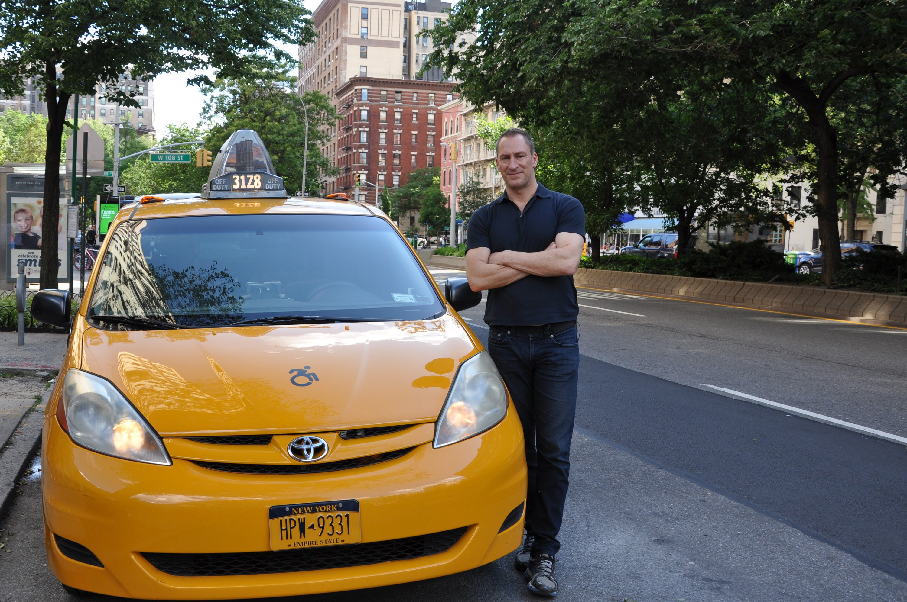 Ben Bailey with the Cash Cab