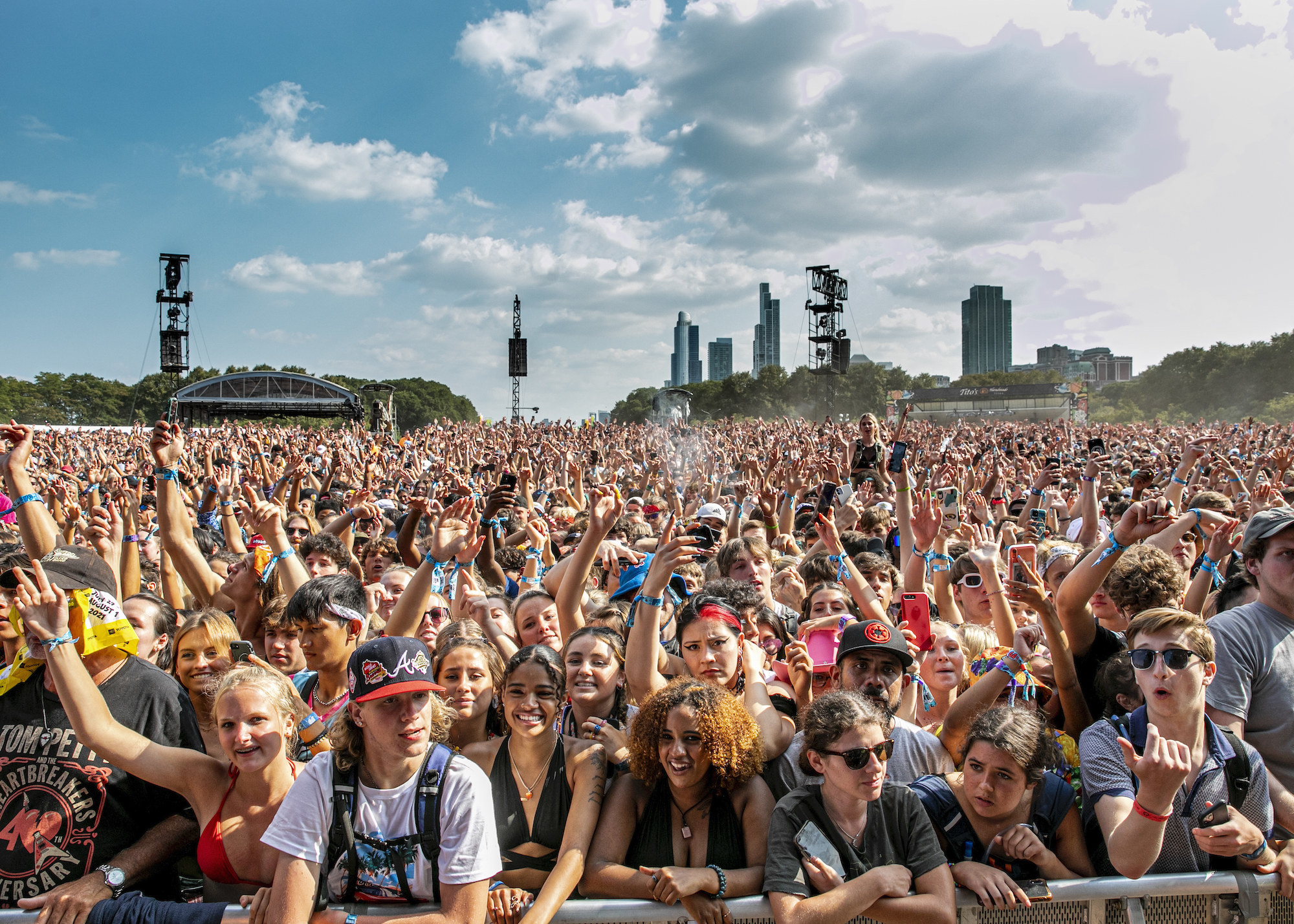 Huge Lollapalooza Crowds Despite COVID Delta Fears