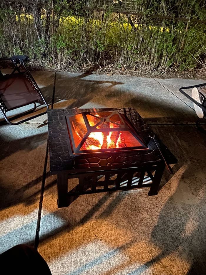 Reviewer&#x27;s fire pit placed outside