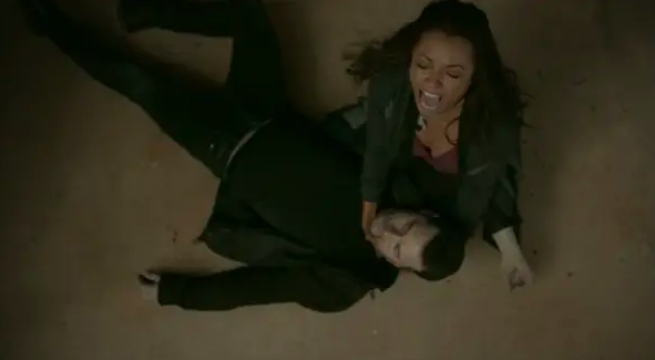 Bonnie screaming and crying with Enzo&#x27;s body in her arms