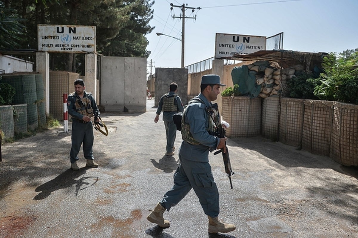 Photo of Foreign UN Staffers Are Evacuating Afghanistan. Local Staffers Say They Have Been Left Behind.