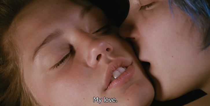 Emma and Adèle from &quot;Blue Is the Warmest Colour&quot; kissing