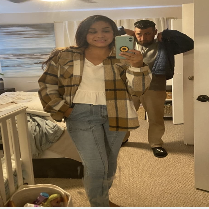 Reviewer in yellow and white plaid version 