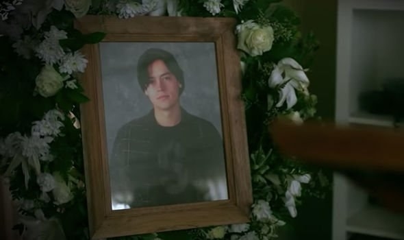 Jughead&#x27;s fake funeral photo