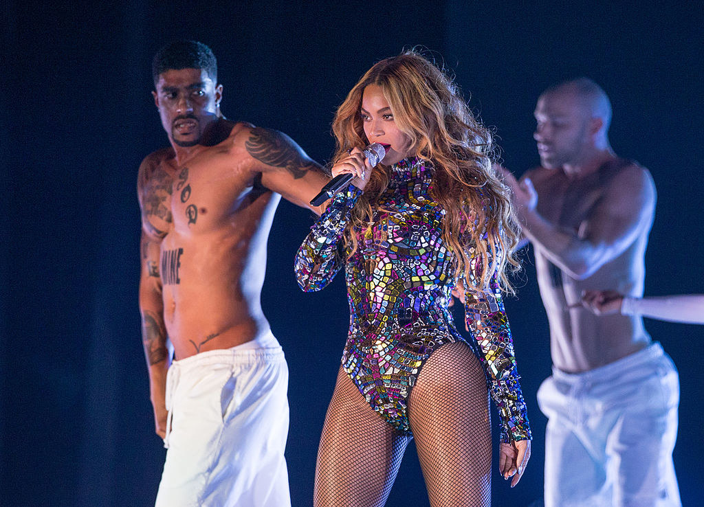 Beyonce performing on stage at the 2014 MTV VMAs