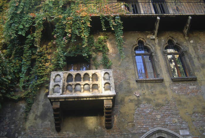 Juliet&#x27;s balcony in Verona, Italy.