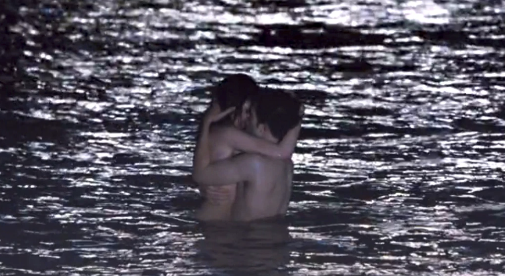 Bella and Edward having sex in the ocean