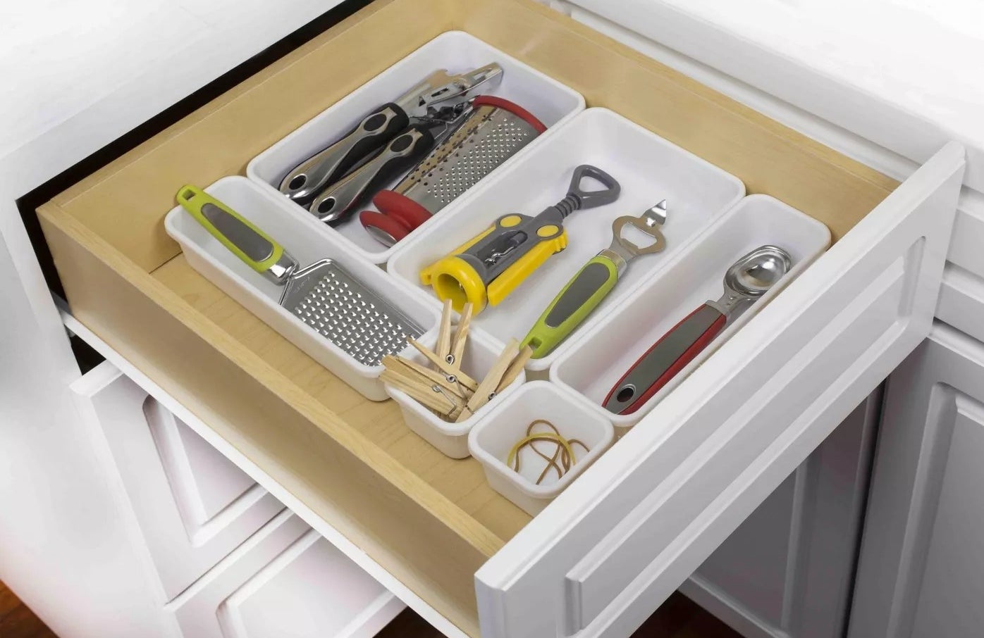 The white organizers