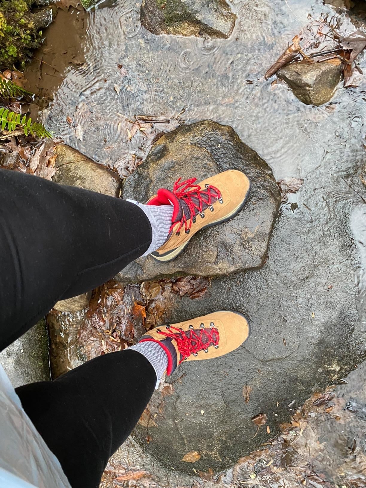 reviewer wears tan boots portion    hiking connected  trail